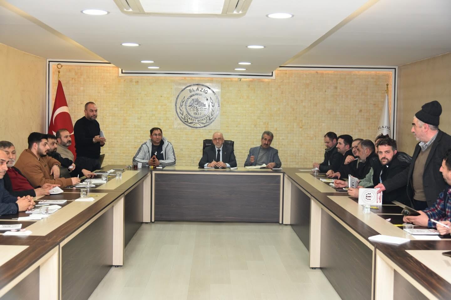 Kapalı Çarşı Esnafı ve Üyelerimizle İstişare Toplantısı Gerçekleştirildi