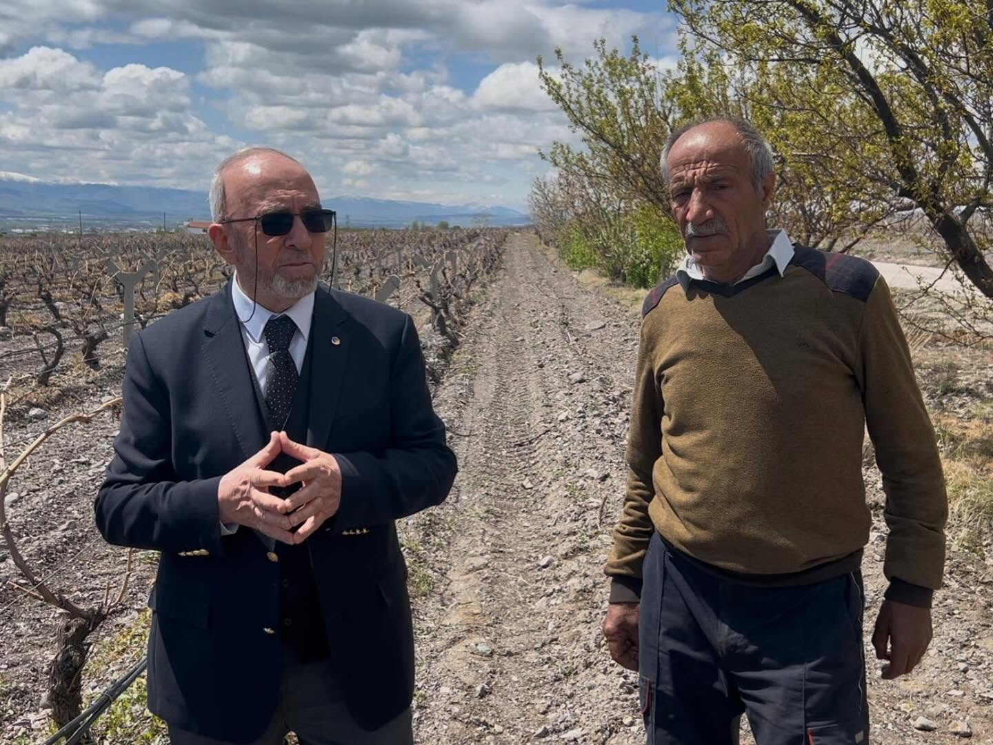 Başkanımız Dumandağ, Zirai Dondan Etkilenen Üreticilerle Bir Araya Geldi
