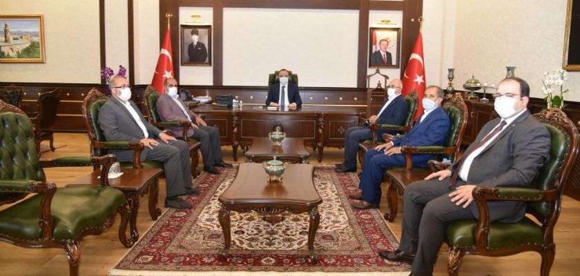 BAŞKAN DUMANDAĞ VE YÖNETİM KURULU ÜYELERİ ELAZIĞ VALİSİ SN. ERKAYA YIRIK'A HAYIRLI OLSUN ZİYARETİNDE  BULUNDU...